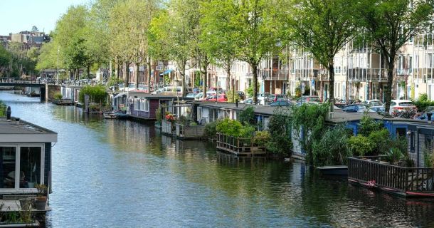 420 Freundliches Hausboot in Amsterdam