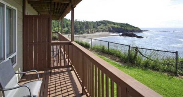 Clarion Inn Surfrider Resort
