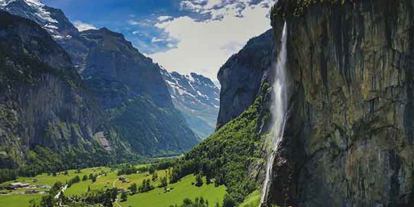 Lauterbrunnen: 72 Wasserfälle & Cannabis-Guide