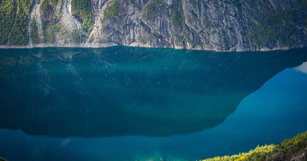👉 Trolltunga: Norwegens Fels voller Weite