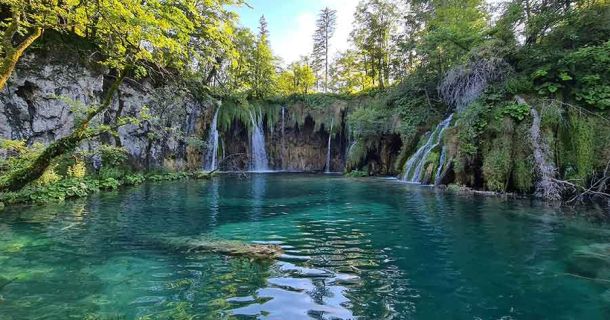 👉 Plitvicer Seen: Naturkraft & Wasserenergie