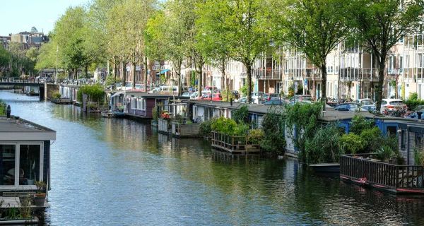 420 Freundliches Hausboot in Amsterdam