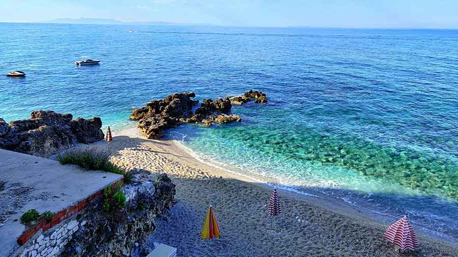 dhermi strand urlaub