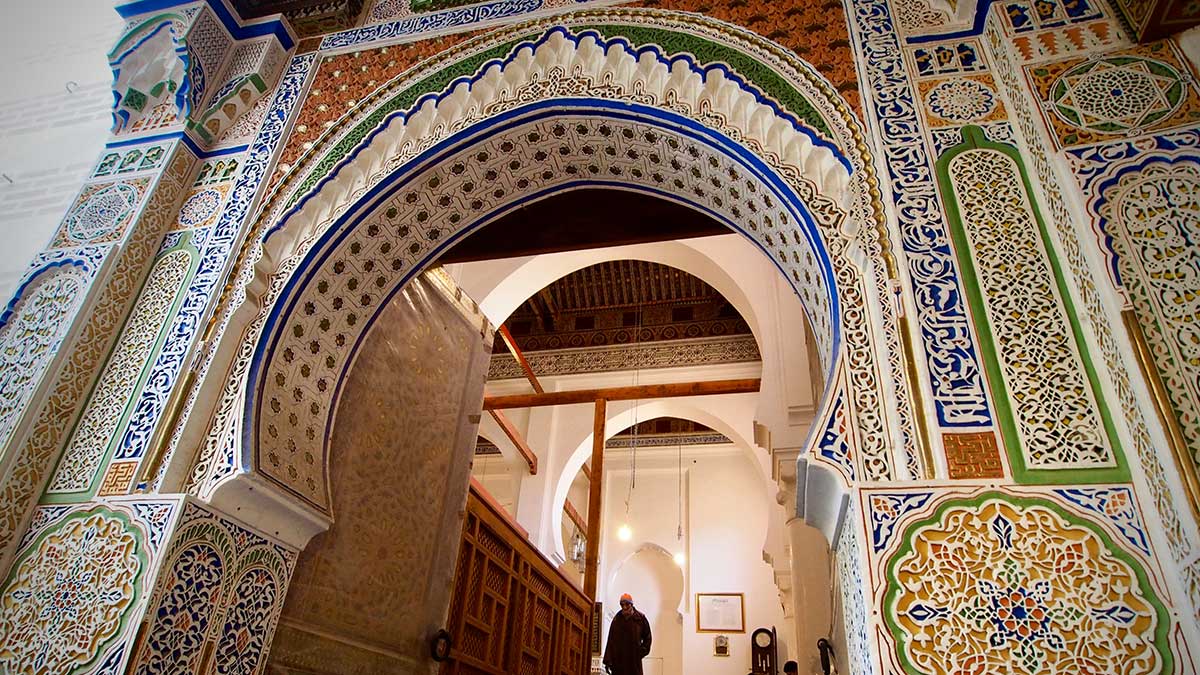 Fès – Die Seele Marokkos zwischen Geschichte & Handwerk