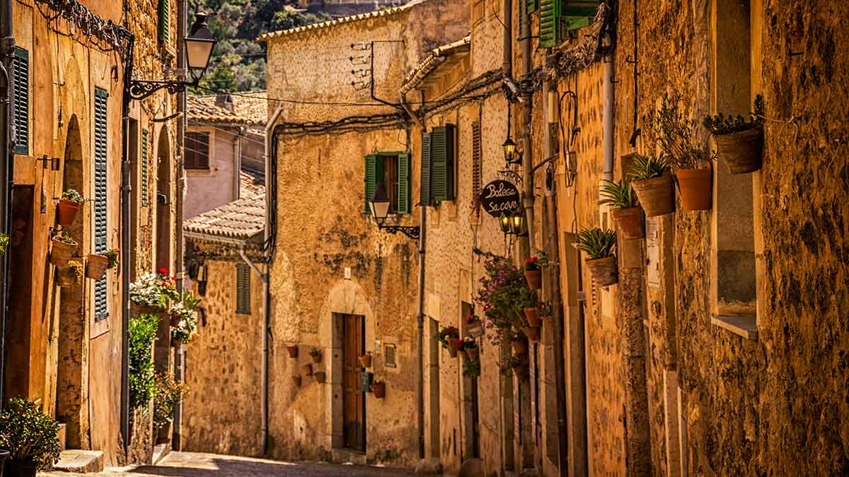 Valldemossa: Cannabis-Urlaub im schönsten Dorf Spaniens
