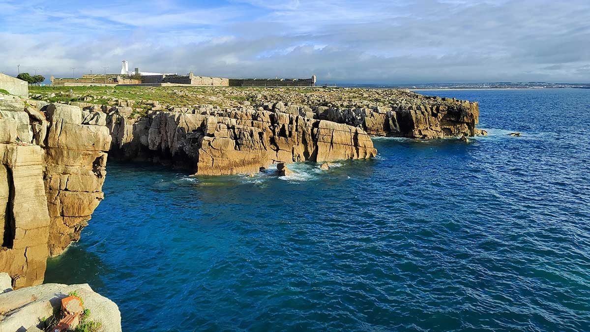 Cannabis-Urlaub Baleal: Surfen, Sonne & Freiheit pur