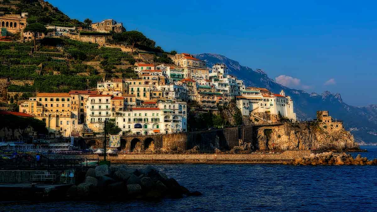 Positano - steile Klippen & kristallklare Gewässer