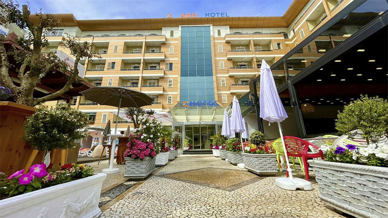 AMH Hotel Durres: Cannabisurlaub am Meer