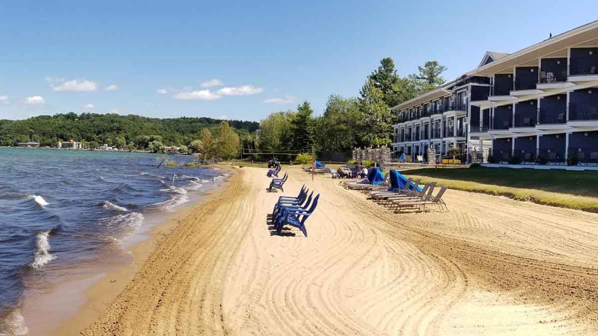 Pointes North Beachfront Resort Hotel