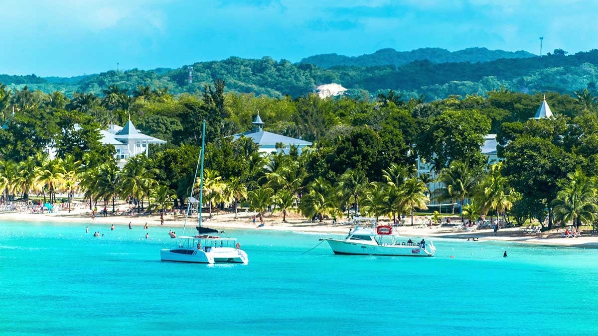 Reggaebus Jamaika – Dein authentischer Cannabis-Urlaub