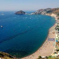Cannabis Urlaub in Ischia - landschaftliche Schönheit und Thermalquellen