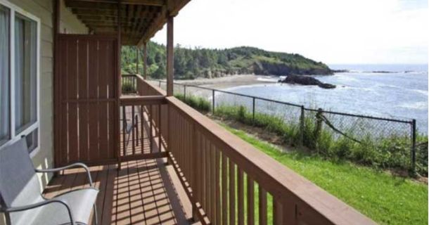 Clarion Inn Surfrider Resort
