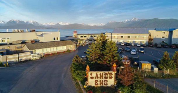 Blue Spruce Inn & Townhouses