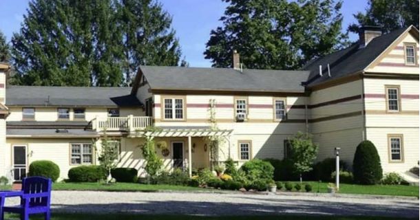 1802 House Bed and Breakfast