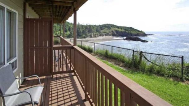 Clarion Inn Surfrider Resort