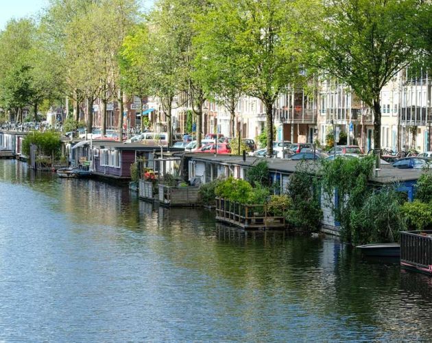 420 Freundliches Hausboot in Amsterdam