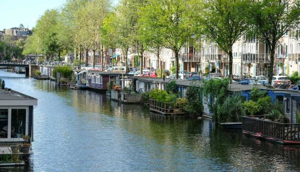 420 Freundliches Hausboot in Amsterdam