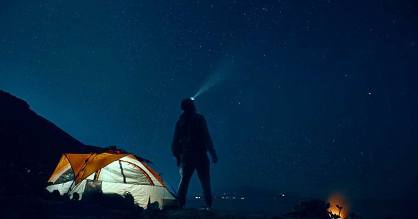 Chilliges Cannabis-Camping in den Bergen