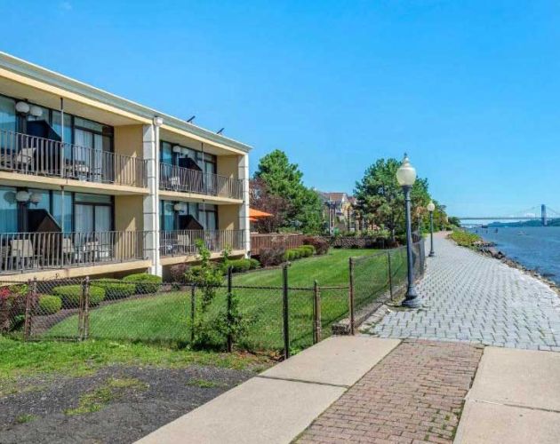 Comfort Inn Edgewater on Hudson River