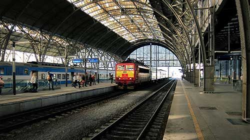 mit dem zug nach prag